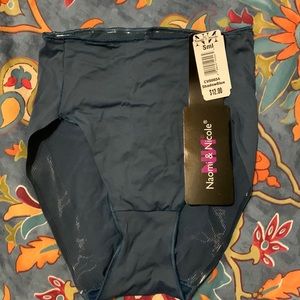 Naomi and Nicole Small blue no-ride high waist underwear